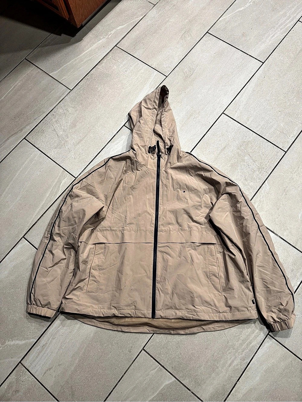 Tommy Hilfiger Men's Hooded Windbreaker XL Brown